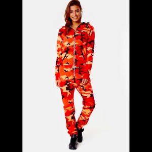 OnePiece Onesie Anti Camo Size Small